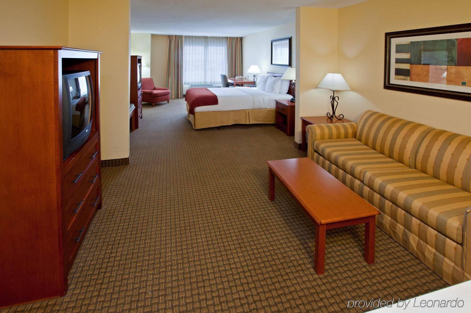Holiday Inn Express Hotel & Suites Greenville By Ihg Dış mekan fotoğraf