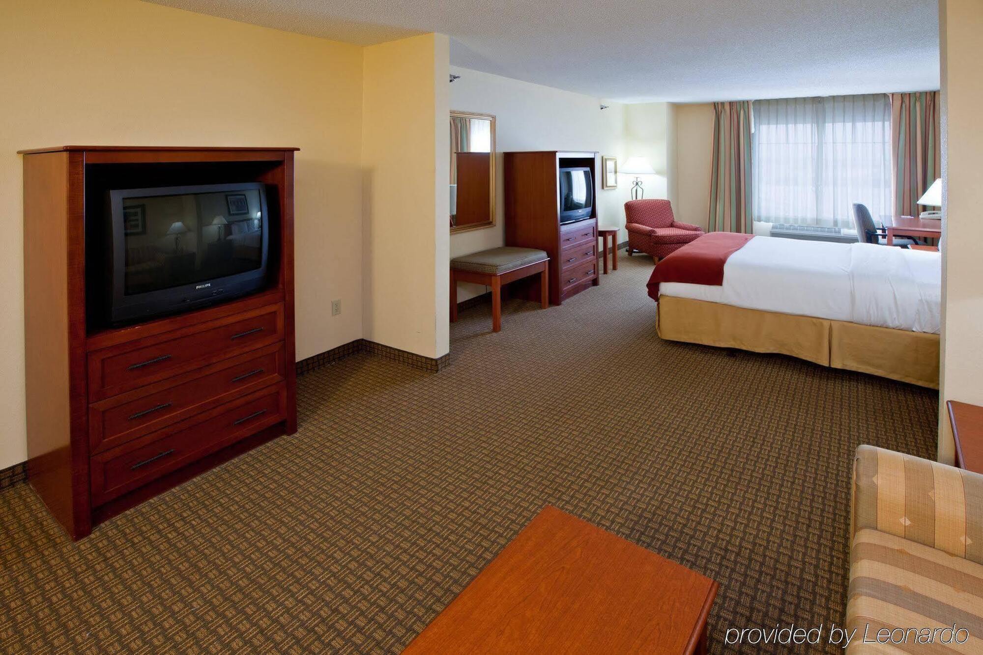 Holiday Inn Express Hotel & Suites Greenville By Ihg Dış mekan fotoğraf